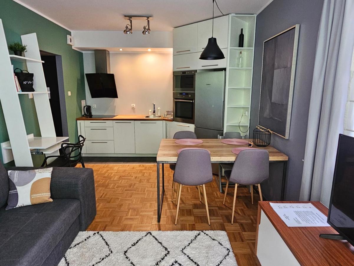 Apartament Rodzinny - Calodobowe Zakwaterowanie, Bezplatny Parking Torun Exterior photo